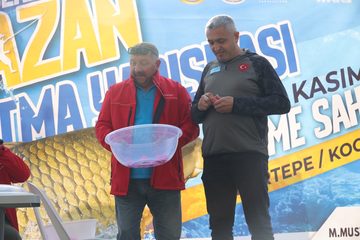 KARTEPE’DE ULUSLARARASI SAZAN TUTMA YARIŞMASI BAŞLADI