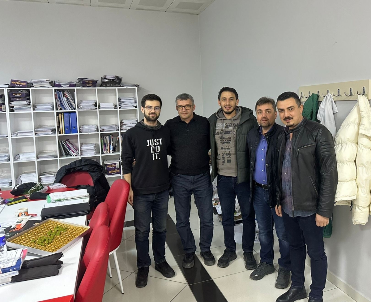 İşler Kitabevinin 24 Kasım Öğretmenler Günü Geleneği Değişmedi (İŞTE O ANLARA AİT FOTOĞRAFLAR )