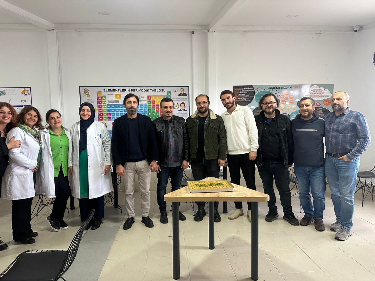 İşler Kitabevinin 24 Kasım Öğretmenler Günü Geleneği Değişmedi (İŞTE O ANLARA AİT FOTOĞRAFLAR )