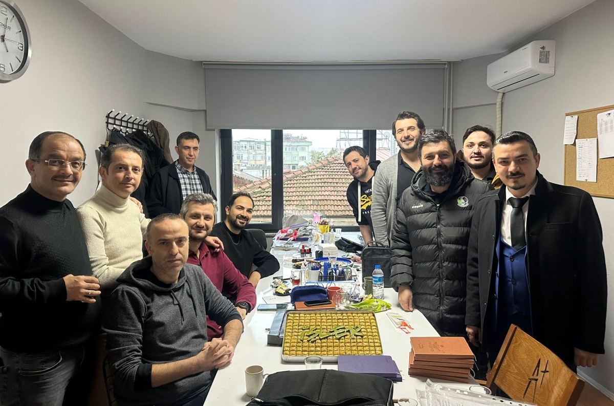 İşler Kitabevinin 24 Kasım Öğretmenler Günü Geleneği Değişmedi (İŞTE O ANLARA AİT FOTOĞRAFLAR )