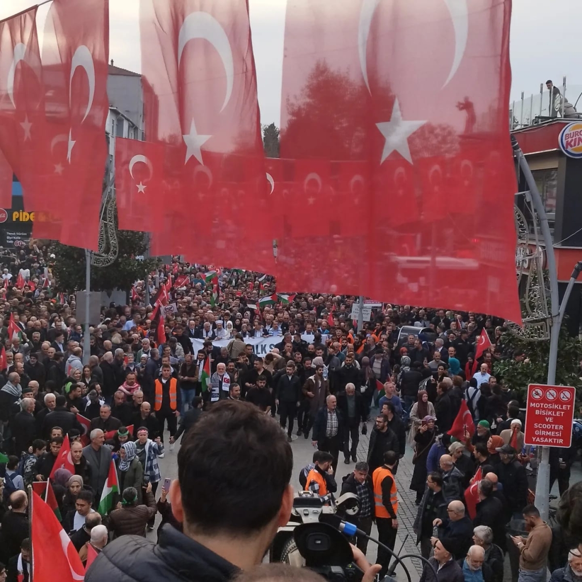 Sakarya'dan 'Filistin'e Özgürlük' yürüyüşüne Büyük Destek ( İŞTE O ANLARA AİT FOTOĞRAFLAR )
