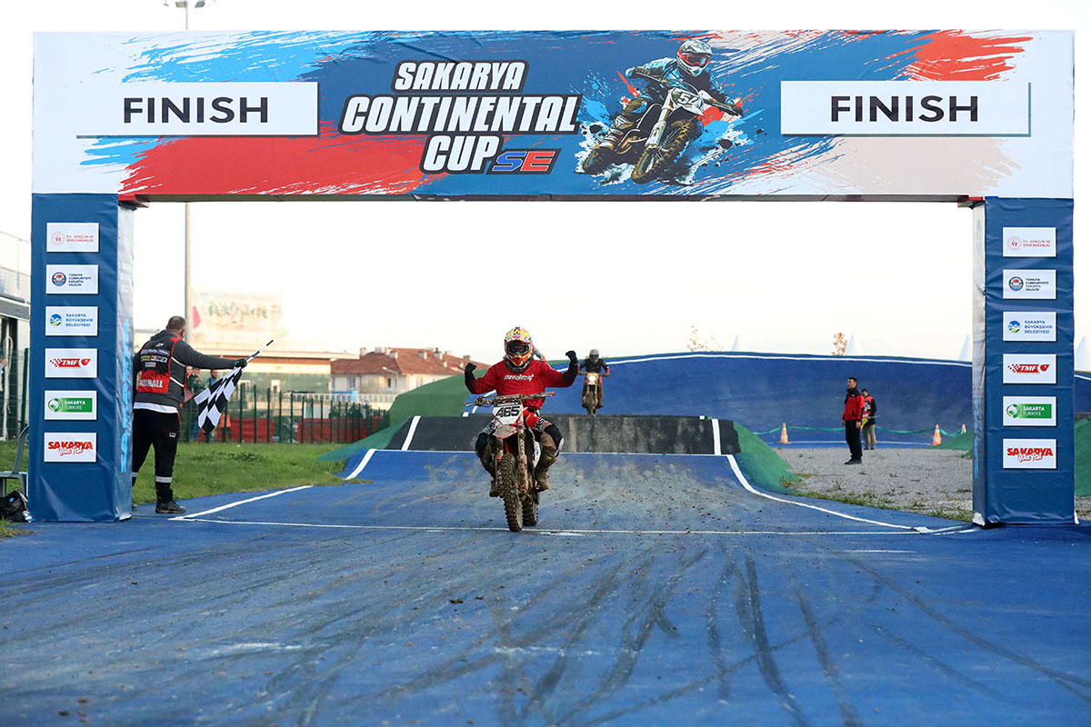 Continental Süper Enduro  BMX, MTB, Off-Road  Sakarya 'da Yarışlar nefes kesti  ( İŞTE O ANLAR )