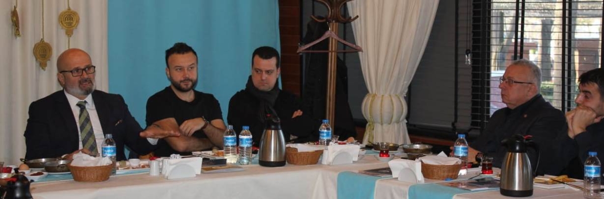Arifiye Belediye Başkan Aday Adayı Remzi Adıyaman'dan Basın Mensupları ile Kahvaltıda bir araya geldi. İŞTE O ANLAR