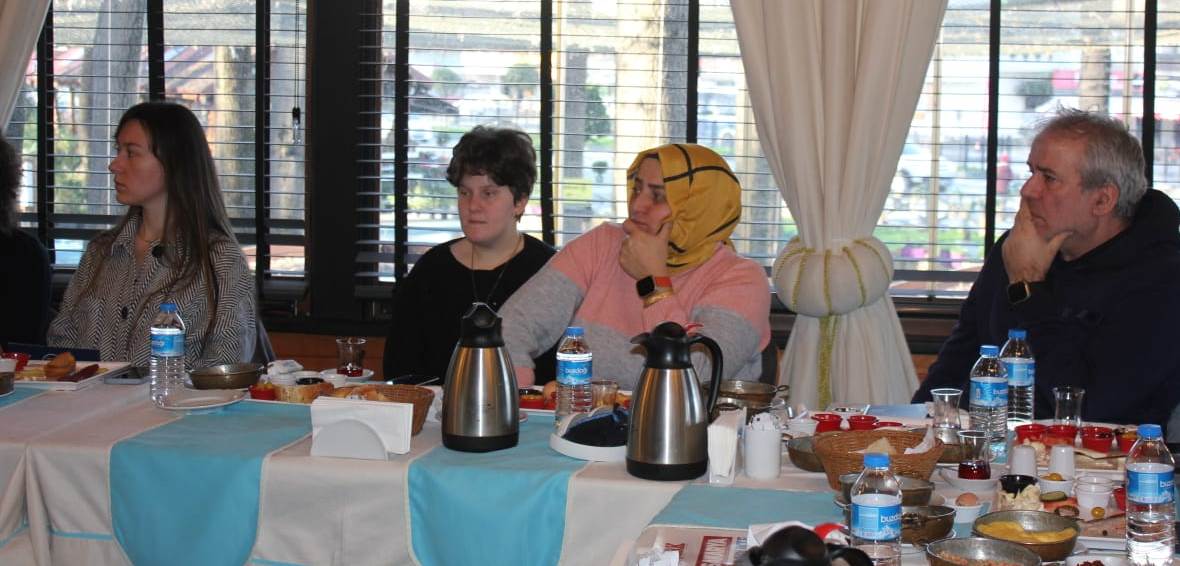 Arifiye Belediye Başkan Aday Adayı Remzi Adıyaman'dan Basın Mensupları ile Kahvaltıda bir araya geldi. İŞTE O ANLAR