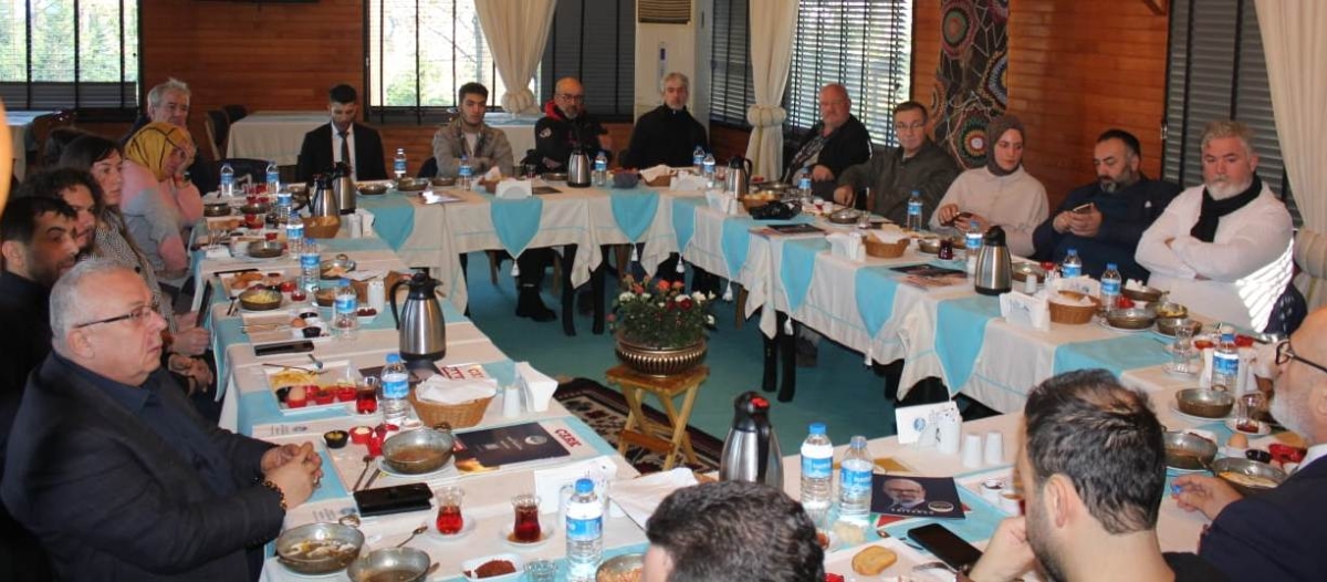 Arifiye Belediye Başkan Aday Adayı Remzi Adıyaman'dan Basın Mensupları ile Kahvaltıda bir araya geldi. İŞTE O ANLAR