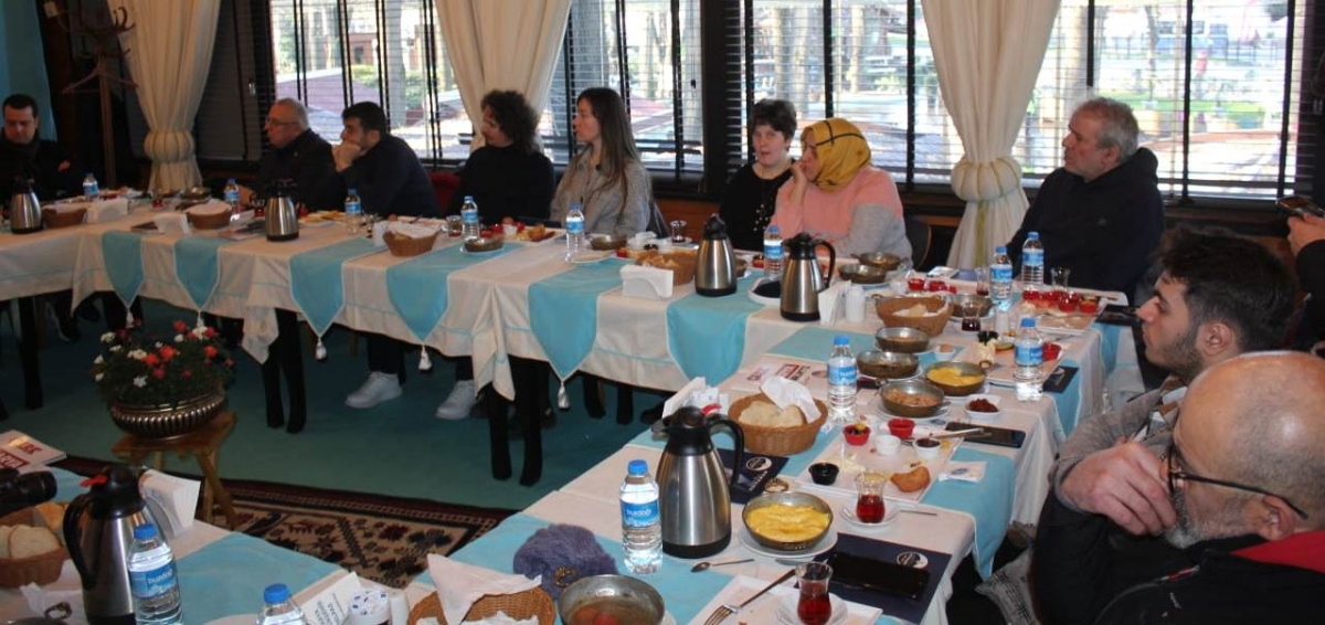 Arifiye Belediye Başkan Aday Adayı Remzi Adıyaman'dan Basın Mensupları ile Kahvaltıda bir araya geldi. İŞTE O ANLAR