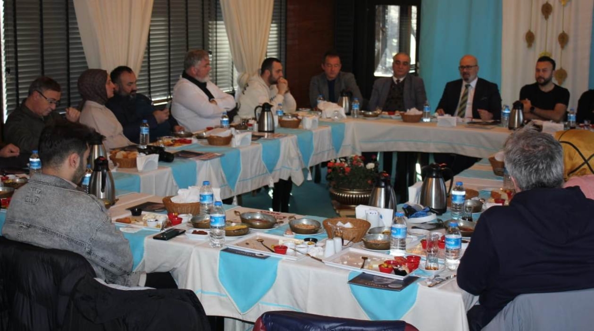 Arifiye Belediye Başkan Aday Adayı Remzi Adıyaman'dan Basın Mensupları ile Kahvaltıda bir araya geldi. İŞTE O ANLAR