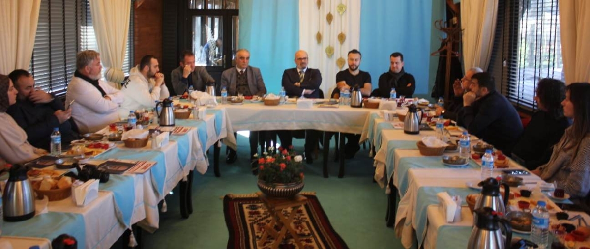 Arifiye Belediye Başkan Aday Adayı Remzi Adıyaman'dan Basın Mensupları ile Kahvaltıda bir araya geldi. İŞTE O ANLAR