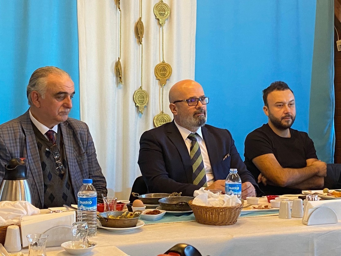 Arifiye Belediye Başkan Aday Adayı Remzi Adıyaman'dan Basın Mensupları ile Kahvaltıda bir araya geldi. İŞTE O ANLAR