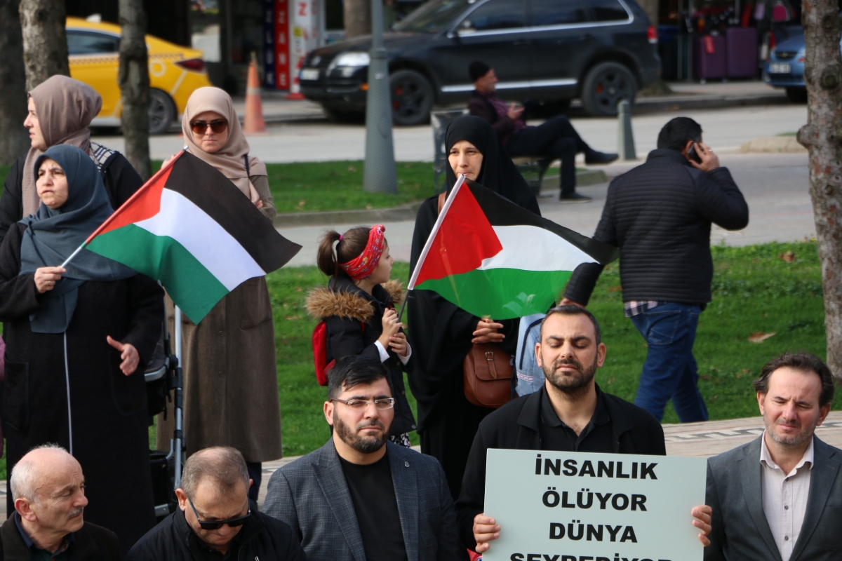 Milli İrade Sakarya Meydanlarında FİLİSTİN'e destek vermeye devam ediyor..
