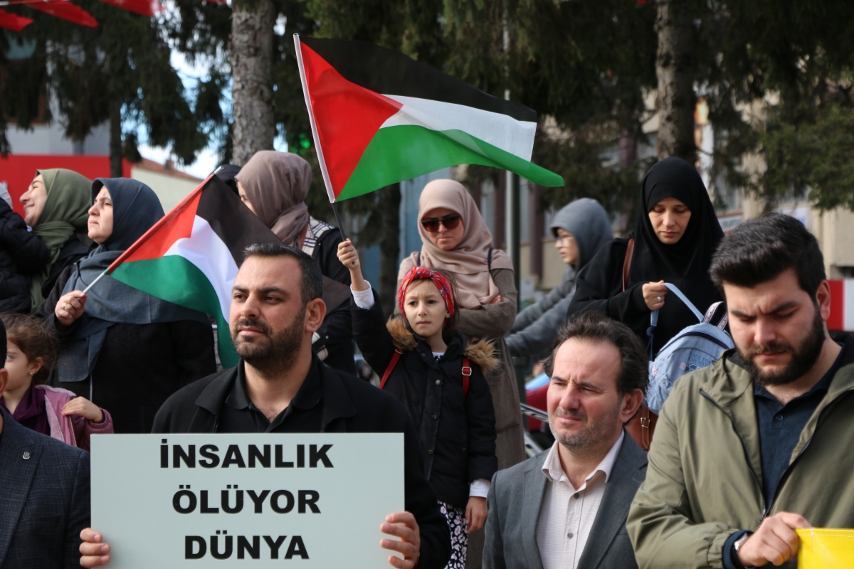 Milli İrade Sakarya Meydanlarında FİLİSTİN'e destek vermeye devam ediyor..