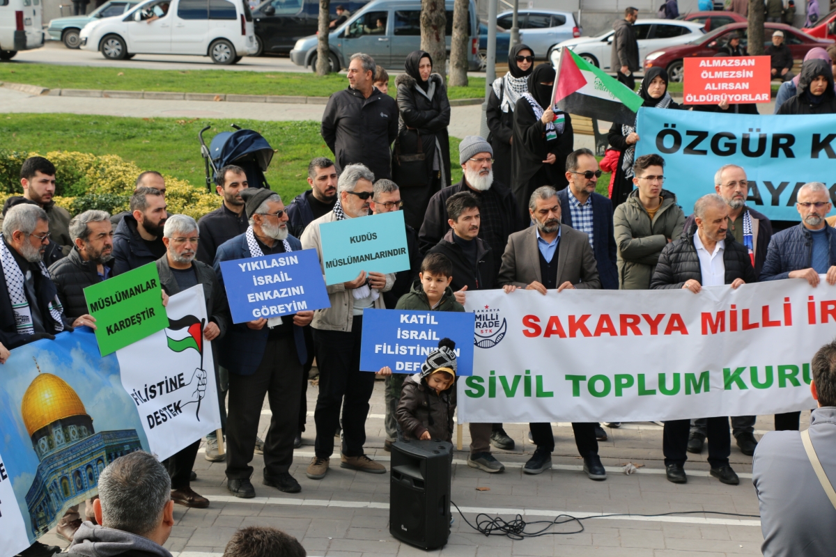 Milli İrade Sakarya Meydanlarında FİLİSTİN'e destek vermeye devam ediyor..