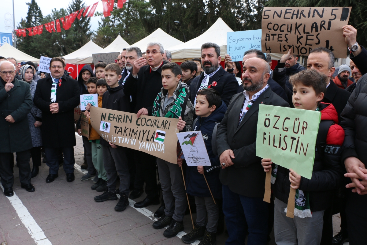 Sakarya'da Filistin’e destek için ’Hayır Çarşısı’ açıldı ( GÜNÜN ÖNE ÇIKAN FOTOĞRAFLARI )