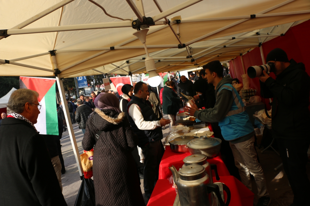 Sakarya'da Filistin’e destek için ’Hayır Çarşısı’ açıldı ( GÜNÜN ÖNE ÇIKAN FOTOĞRAFLARI )