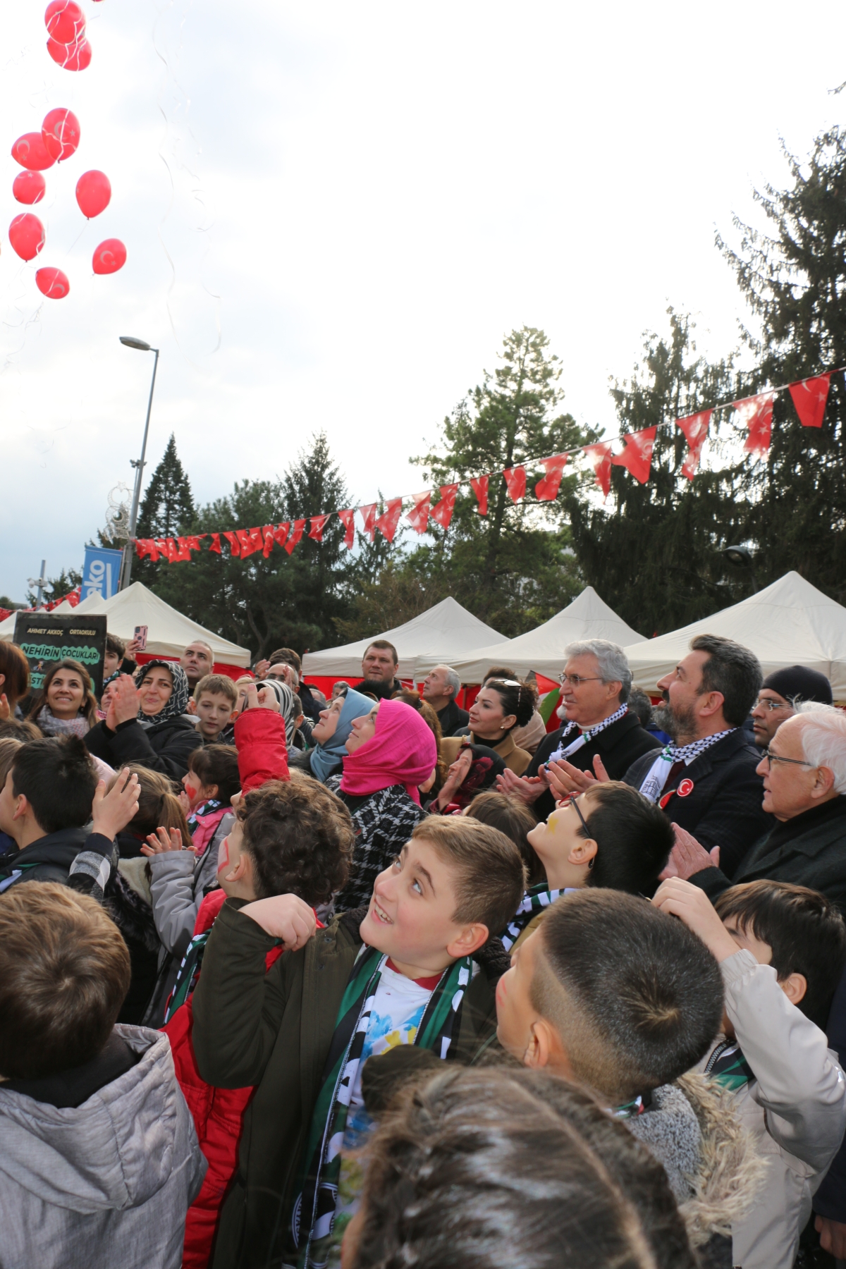 Sakarya'da Filistin’e destek için ’Hayır Çarşısı’ açıldı ( GÜNÜN ÖNE ÇIKAN FOTOĞRAFLARI )