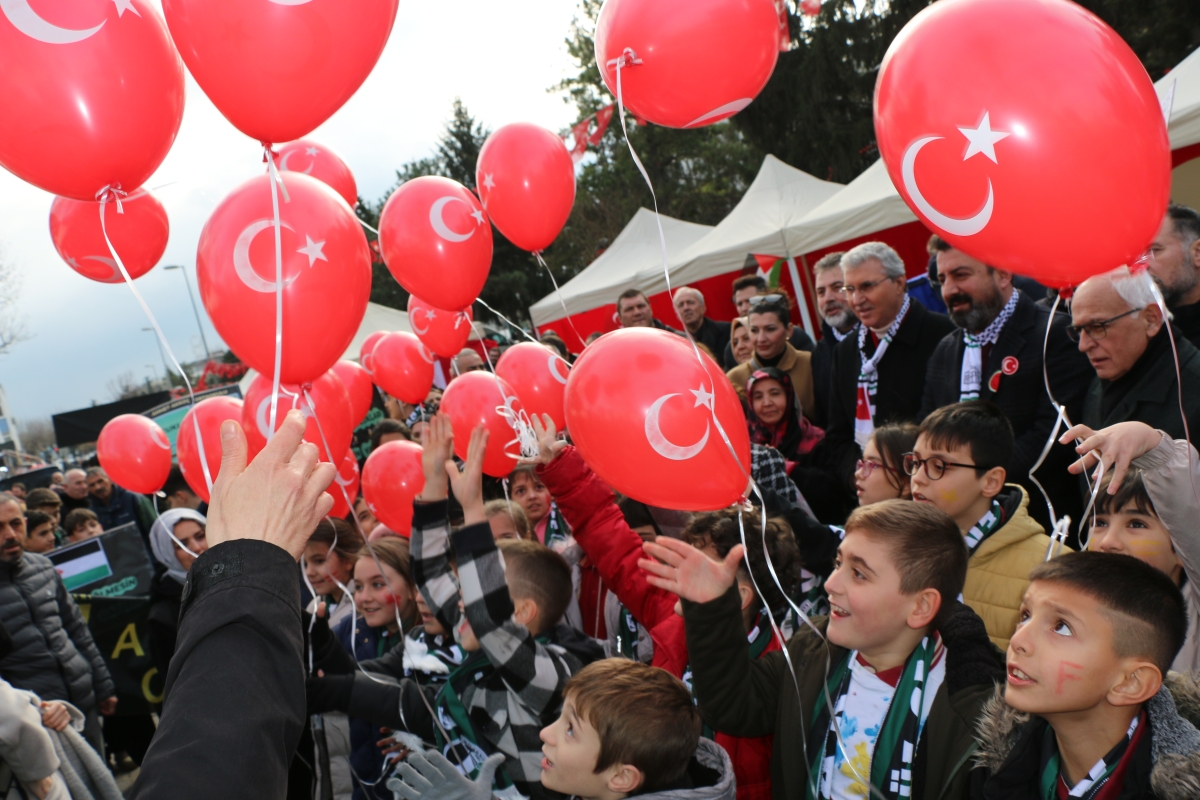 Sakarya'da Filistin’e destek için ’Hayır Çarşısı’ açıldı ( GÜNÜN ÖNE ÇIKAN FOTOĞRAFLARI )