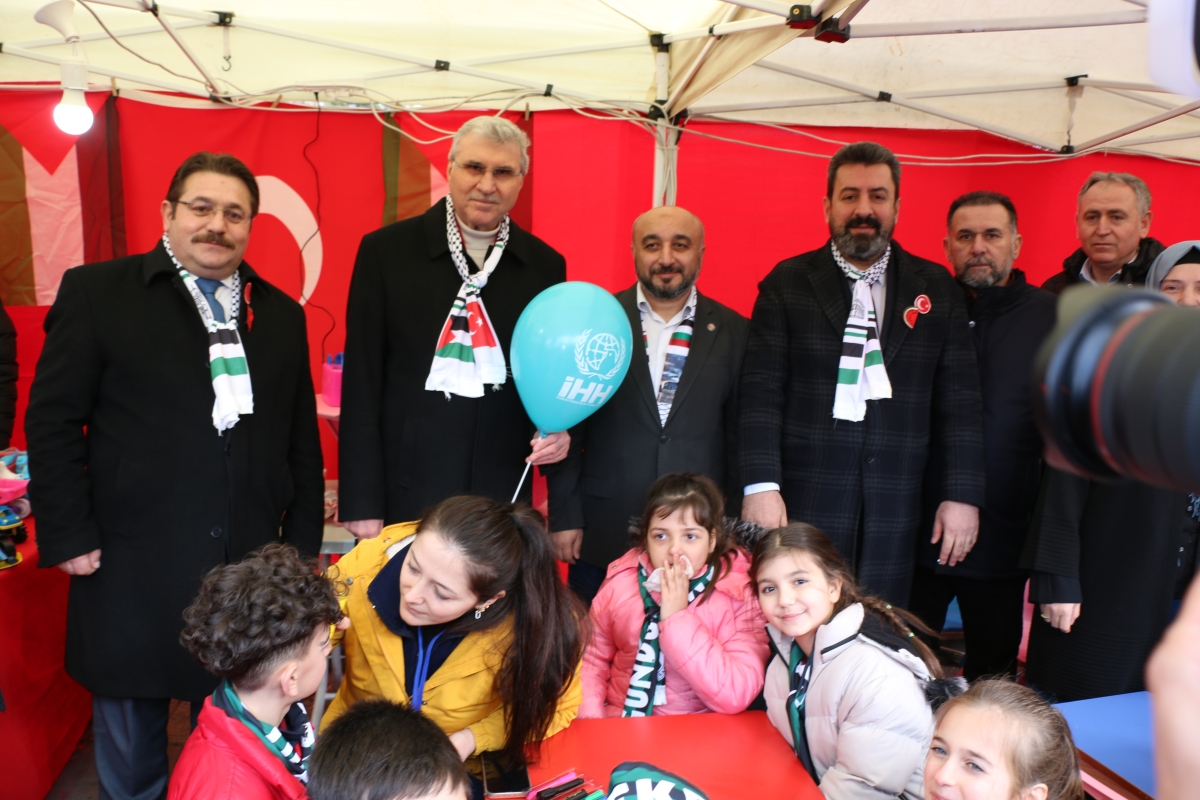 Sakarya'da Filistin’e destek için ’Hayır Çarşısı’ açıldı ( GÜNÜN ÖNE ÇIKAN FOTOĞRAFLARI )