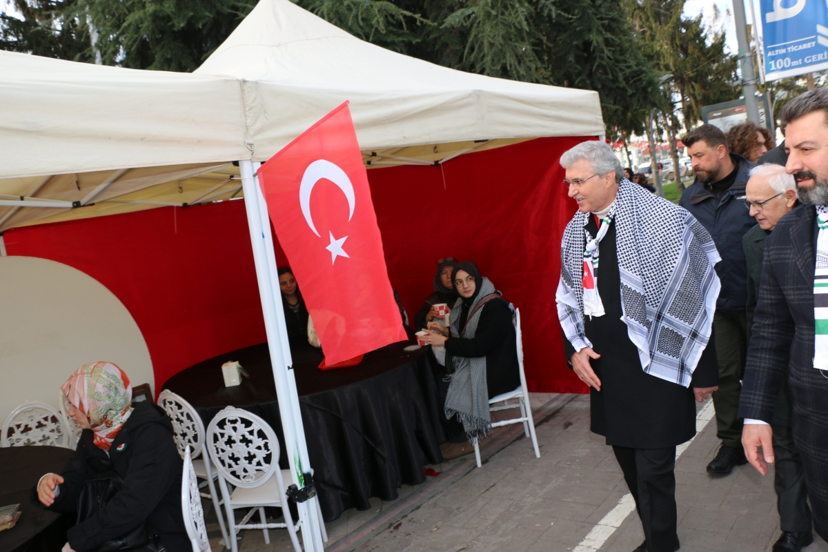 Sakarya'da Filistin’e destek için ’Hayır Çarşısı’ açıldı ( GÜNÜN ÖNE ÇIKAN FOTOĞRAFLARI )