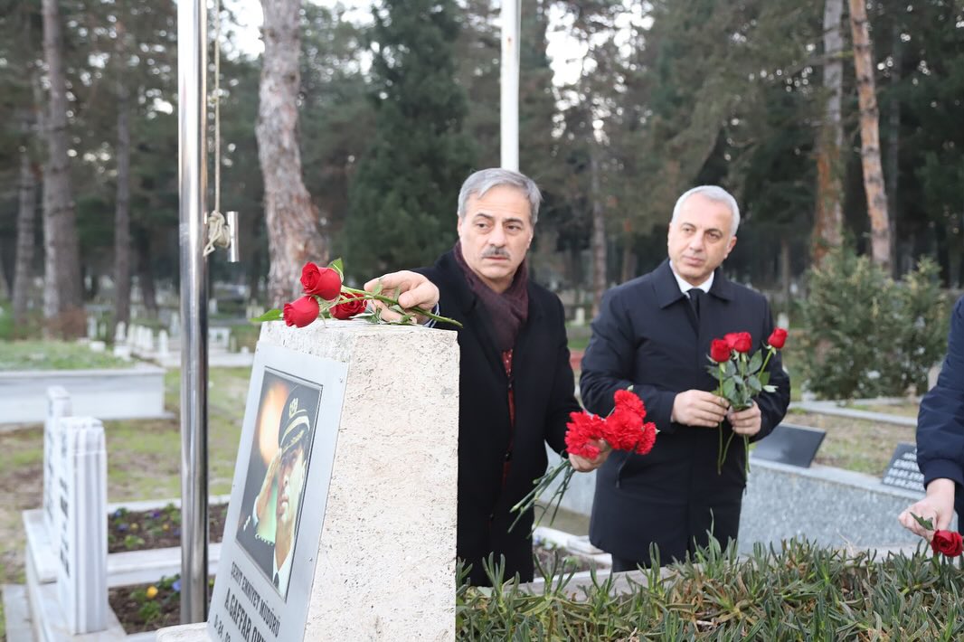 Şehit Gaffar Okkan'ın 23'inci ölüm yıl dönümünde Mezarı Başında Dualarla Anıldı ( İŞTE O ANLARA AİT KARELER )
