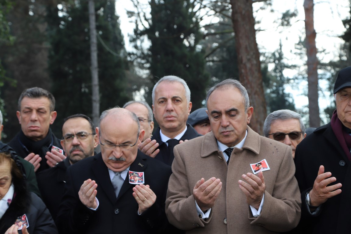 Şehit Gaffar Okkan'ın 23'inci ölüm yıl dönümünde Mezarı Başında Dualarla Anıldı ( İŞTE O ANLARA AİT KARELER )