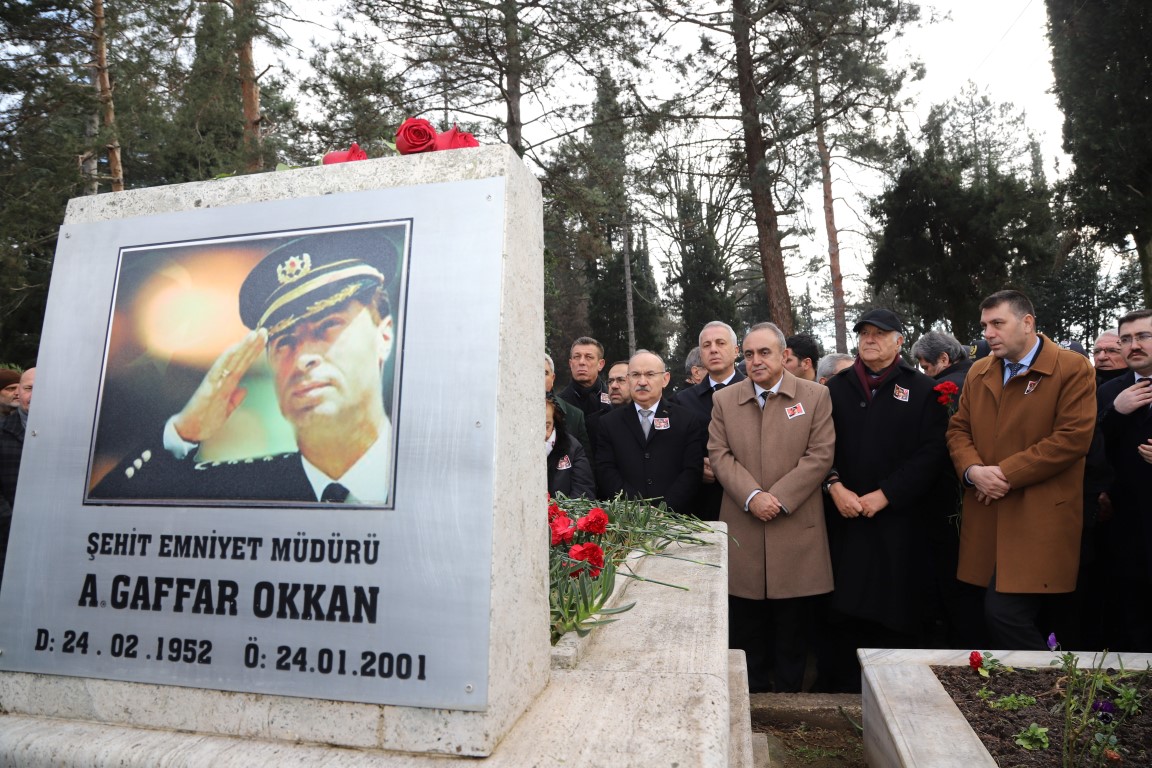 Şehit Gaffar Okkan'ın 23'inci ölüm yıl dönümünde Mezarı Başında Dualarla Anıldı ( İŞTE O ANLARA AİT KARELER )