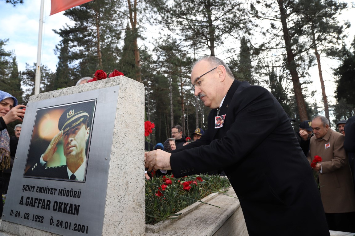 Şehit Gaffar Okkan'ın 23'inci ölüm yıl dönümünde Mezarı Başında Dualarla Anıldı ( İŞTE O ANLARA AİT KARELER )