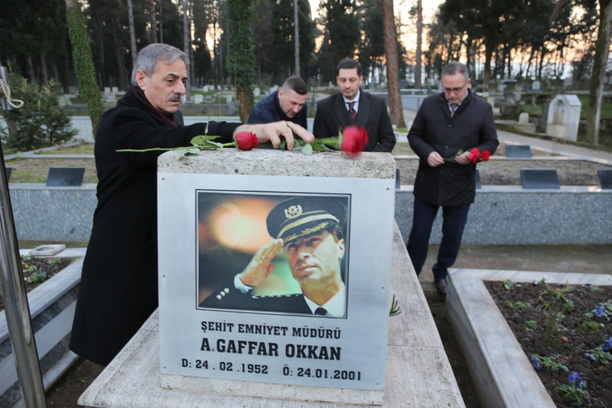Şehit Gaffar Okkan'ın 23'inci ölüm yıl dönümünde Mezarı Başında Dualarla Anıldı ( İŞTE O ANLARA AİT KARELER )