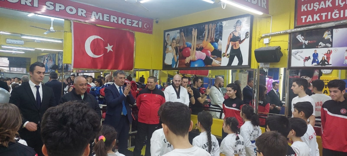 GENÇLİK VE SPOR İL MÜDÜRÜNDEN BAŞARALI SPOR KULÜBÜNE ZİYARET...
