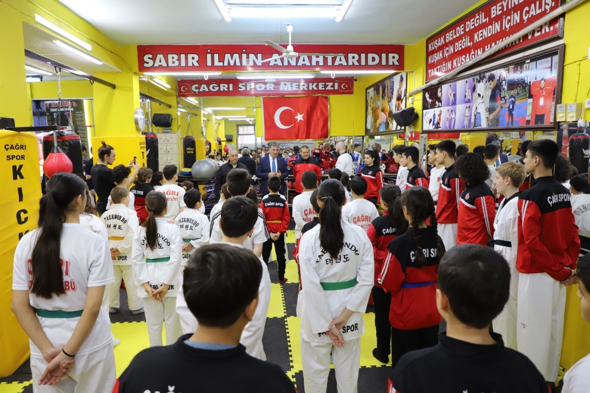 GENÇLİK VE SPOR İL MÜDÜRÜNDEN BAŞARALI SPOR KULÜBÜNE ZİYARET...