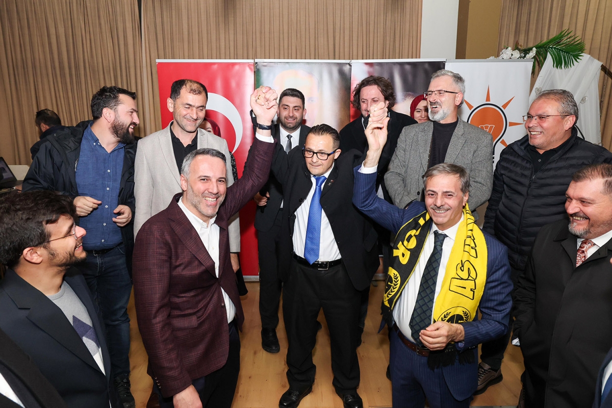 Başkan Adayı Alemdar’a Akyazı’da Muhteşem karşılama “Akyazı 31 Mart’ta yine en güçlü desteği sunacak” İŞTE O KARELER