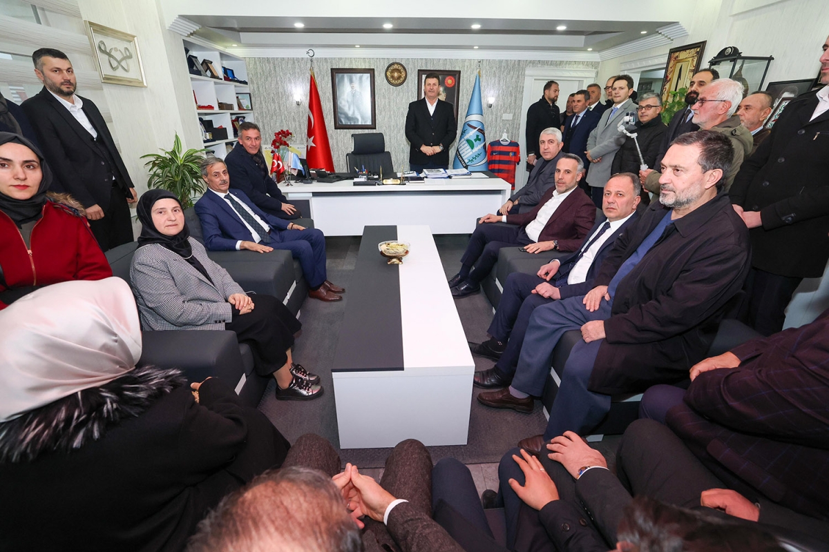 Başkan Adayı Alemdar’a Akyazı’da Muhteşem karşılama “Akyazı 31 Mart’ta yine en güçlü desteği sunacak” İŞTE O KARELER