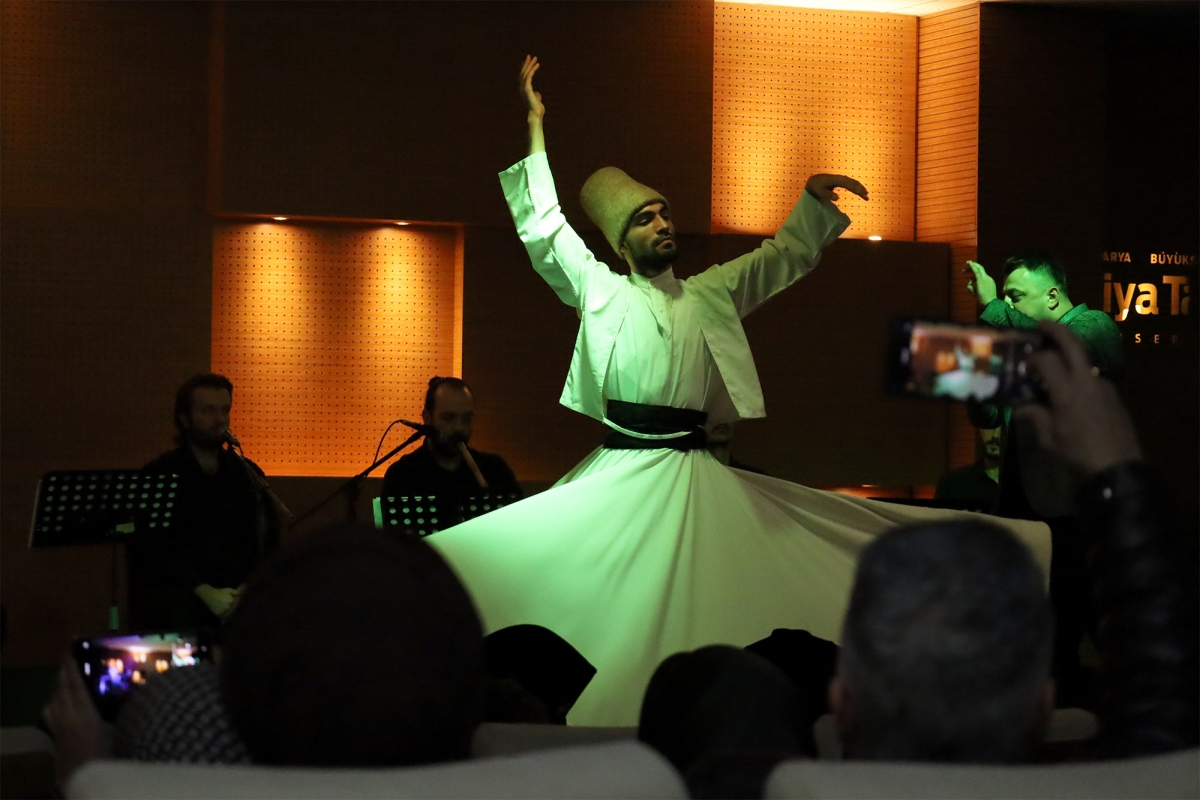 Ziya Taşkent’te tasavvuf tınıları ve semazen ile unutulmaz bir akşam