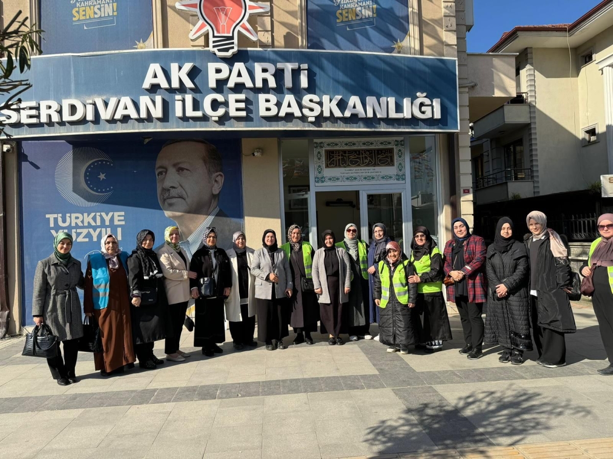 yasemin Turan AK Parti Sakarya Teşkilatı, 31 Mart Mahalli İdareler Seçimleri için yoğun bir tempoda çalışmalarını sürdürüyor. İŞTE O KARELER