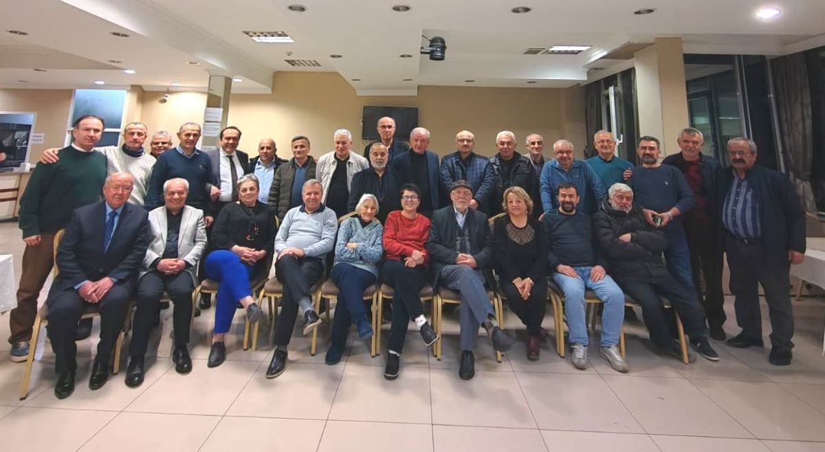 Sakarya Arifiye Öğretmen Lisesi Sevdası Devam Ediyor. ( GÜNÜN FOTOĞRAFLARI )