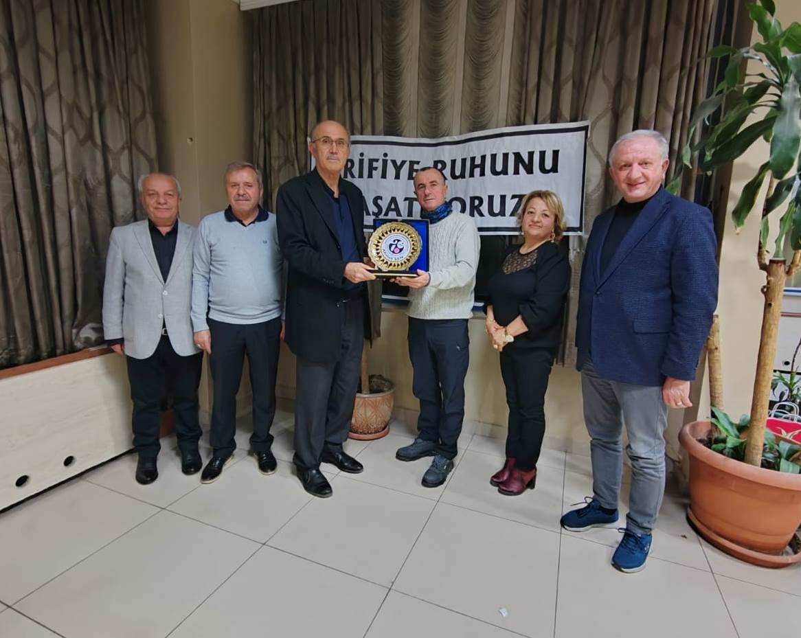 Sakarya Arifiye Öğretmen Lisesi Sevdası Devam Ediyor. ( GÜNÜN FOTOĞRAFLARI )