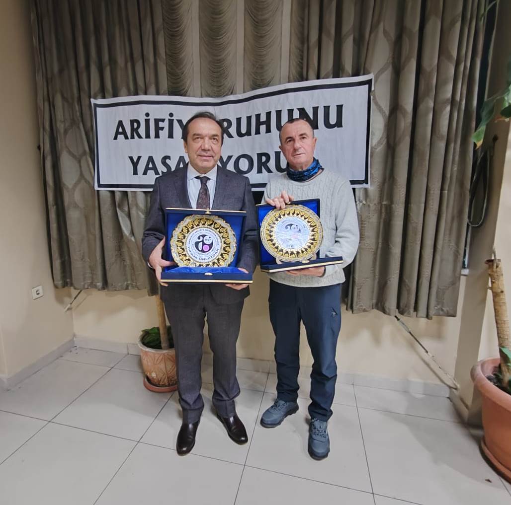 Sakarya Arifiye Öğretmen Lisesi Sevdası Devam Ediyor. ( GÜNÜN FOTOĞRAFLARI )