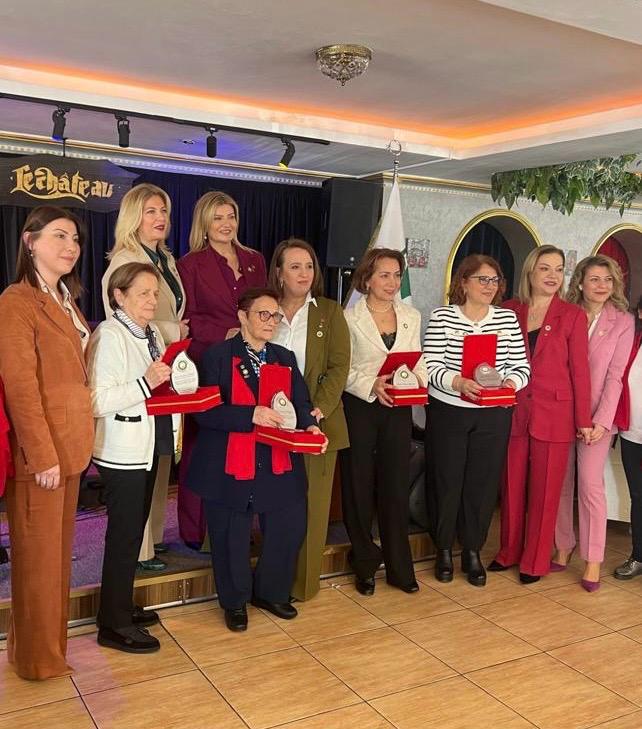 Türk Anneler Derneği Küçükçekmece Şubesi 5.Yılı'nı Çoşku ile Kutladı... GÜNÜN FOTOĞRAFLARI