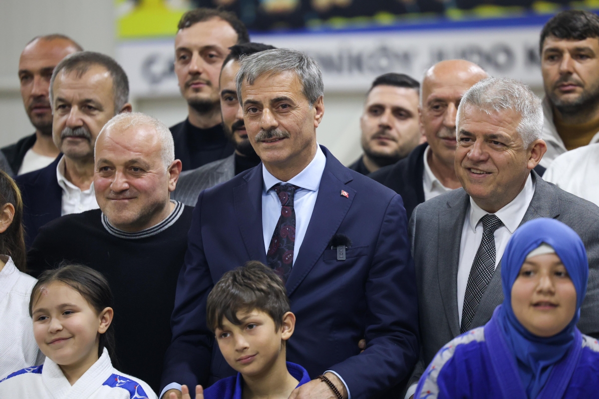 Yusuf Alemdar’dan minik judoculara özel ilgi; “Her ilçede yeni spor tesisleri inşa edeceğiz” İŞTE O KARELER