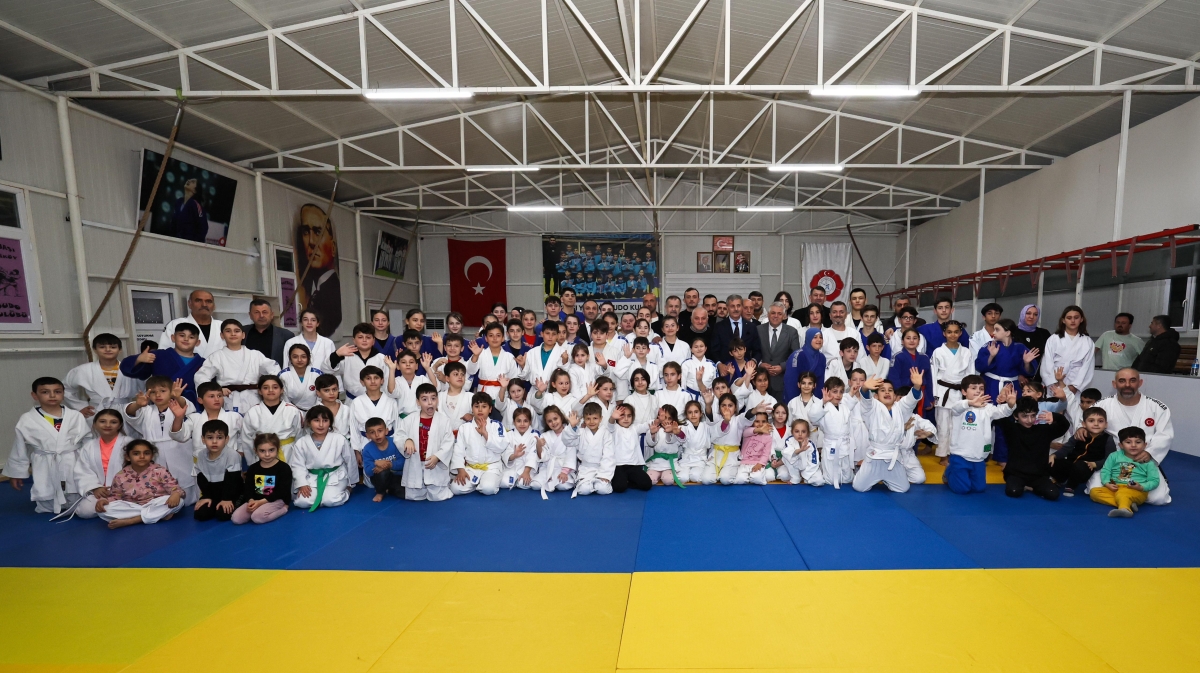 Yusuf Alemdar’dan minik judoculara özel ilgi; “Her ilçede yeni spor tesisleri inşa edeceğiz” İŞTE O KARELER