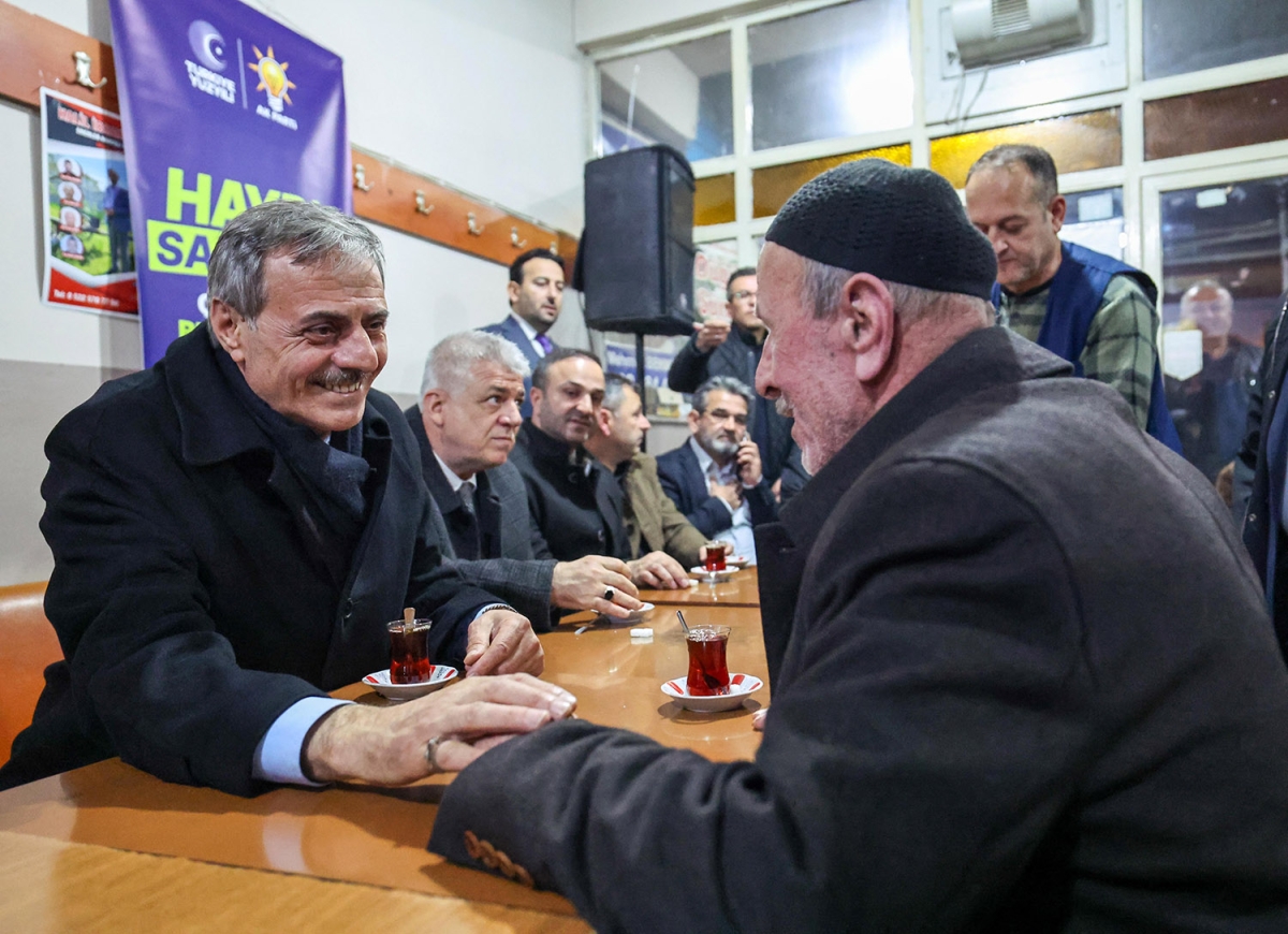 Yusuf Alemdar Erenler’de coşkuyla karşılandı; “16 ilçede 672 mahallemize en iyi hizmeti sunmak için hazırız” GÜNÜN FOTOĞRAFLARI
