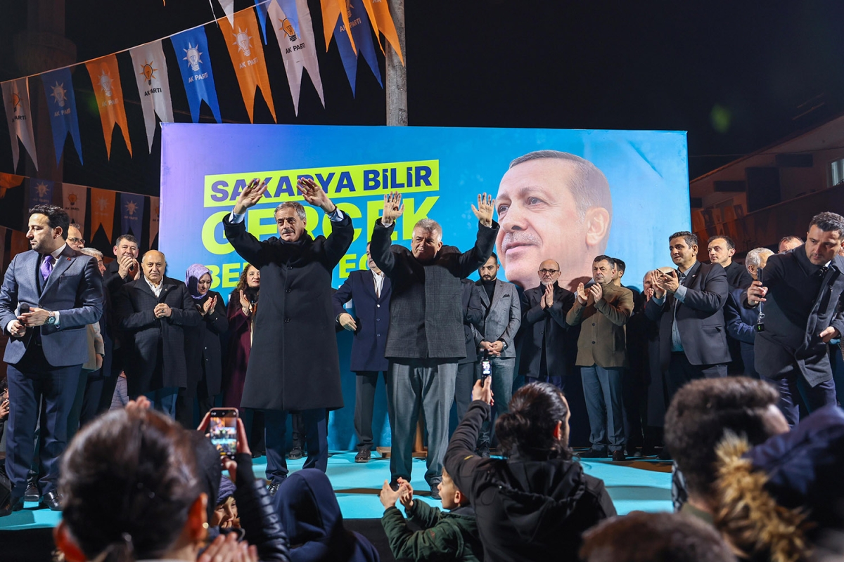 Yusuf Alemdar Erenler’de coşkuyla karşılandı; “16 ilçede 672 mahallemize en iyi hizmeti sunmak için hazırız” GÜNÜN FOTOĞRAFLARI