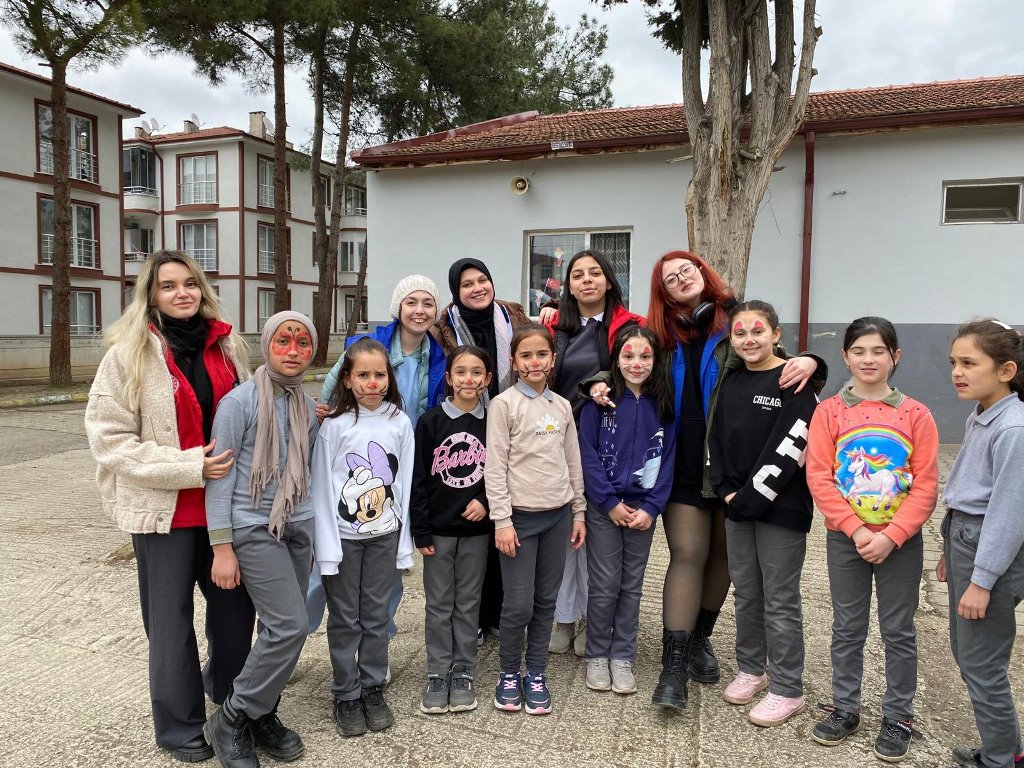 ERENLER GENÇLİK MERKEZİNDEN GÖNÜLLÜLÜK HAREKETİ