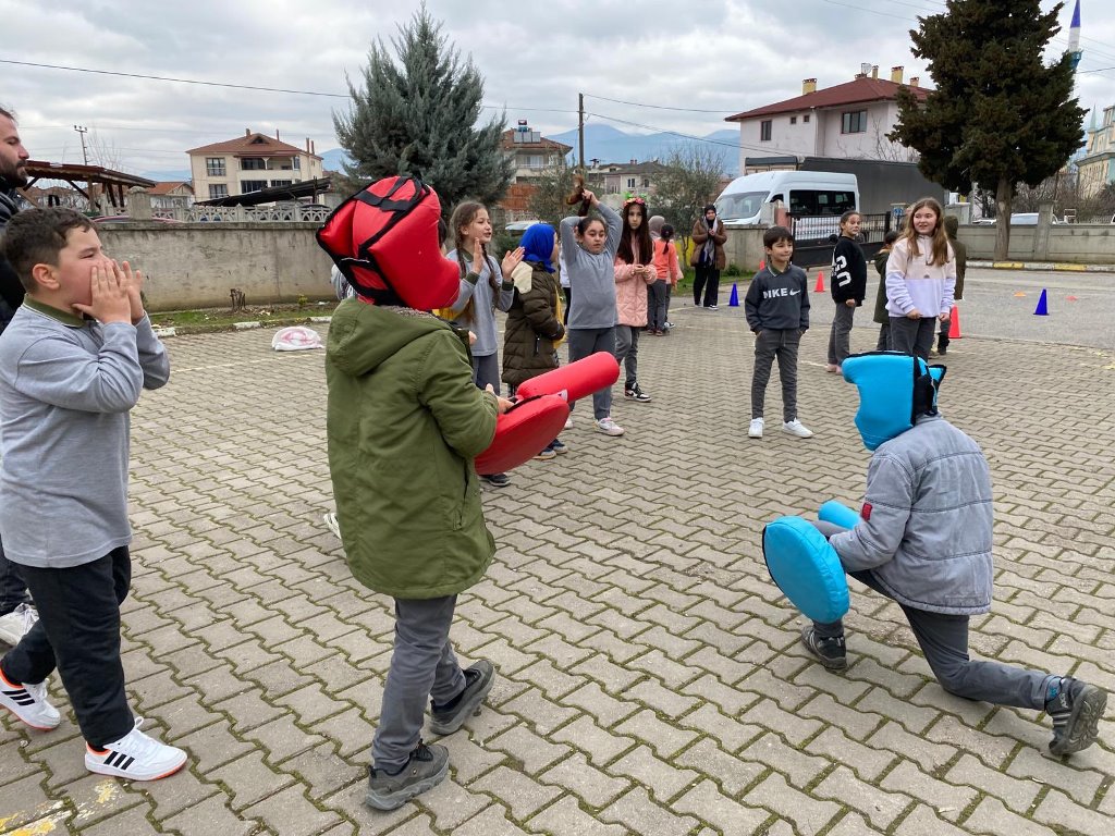 ERENLER GENÇLİK MERKEZİNDEN GÖNÜLLÜLÜK HAREKETİ