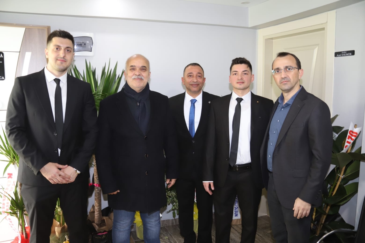 Yaklaşık 5 aydır hizmette olan, Anıl Demir ve Abdullah Atmaca’ Demir & Atmaca Hukuk Bürosu’nun Görkemli Açılışı ( GÜNÜN ÖZEL FOTOĞRAFLARI )