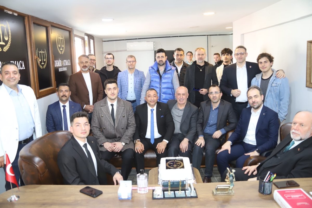 Yaklaşık 5 aydır hizmette olan, Anıl Demir ve Abdullah Atmaca’ Demir & Atmaca Hukuk Bürosu’nun Görkemli Açılışı ( GÜNÜN ÖZEL FOTOĞRAFLARI )