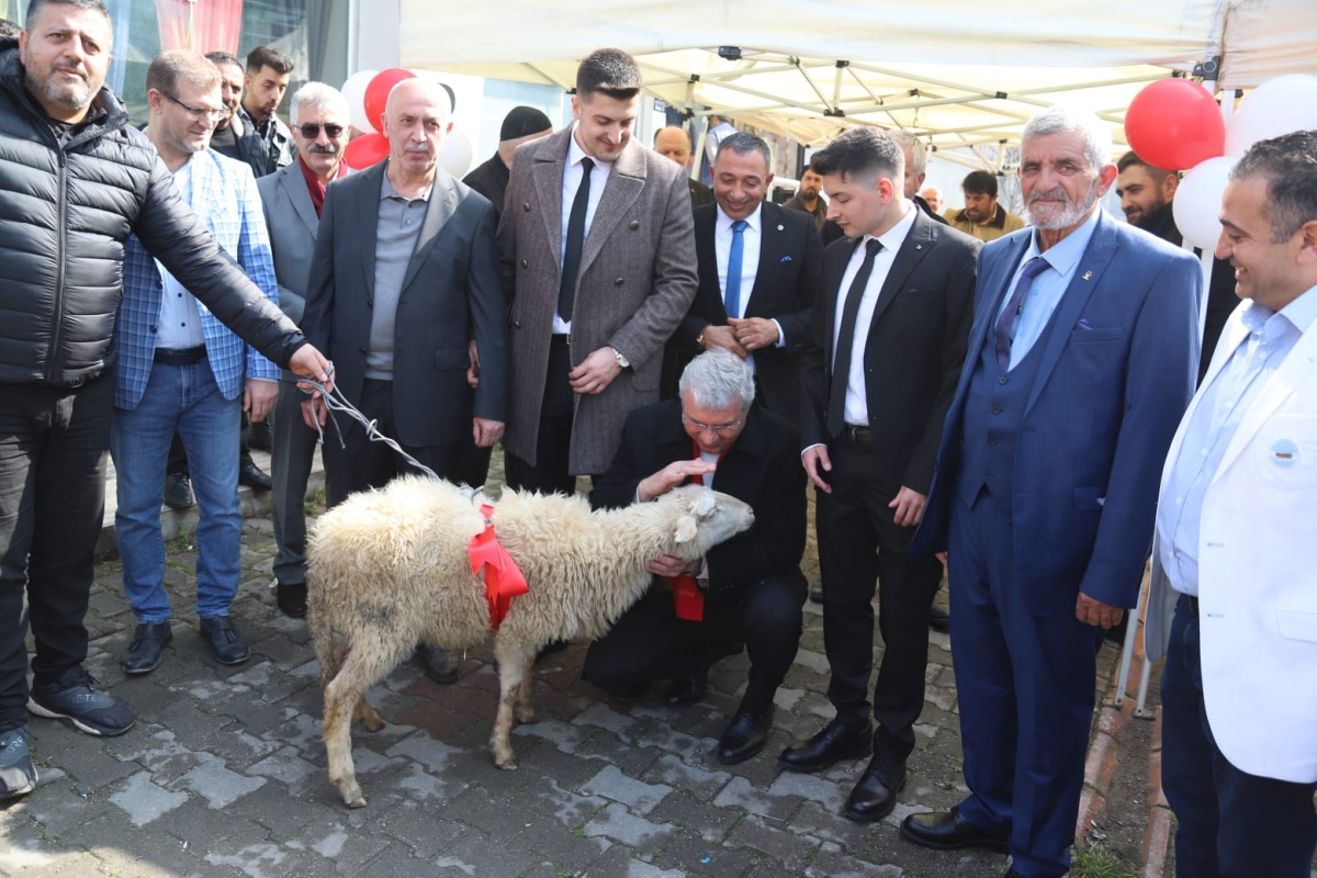 Yaklaşık 5 aydır hizmette olan, Anıl Demir ve Abdullah Atmaca’ Demir & Atmaca Hukuk Bürosu’nun Görkemli Açılışı ( GÜNÜN ÖZEL FOTOĞRAFLARI )