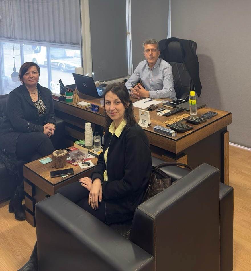 Sakarya İli Adapazarı İlçesi Güneşler Merkez Mahallesi Muhtar Adayı Duygu Yavuz FISILTI HABERLERİ'NDE İŞTE O KARELER
