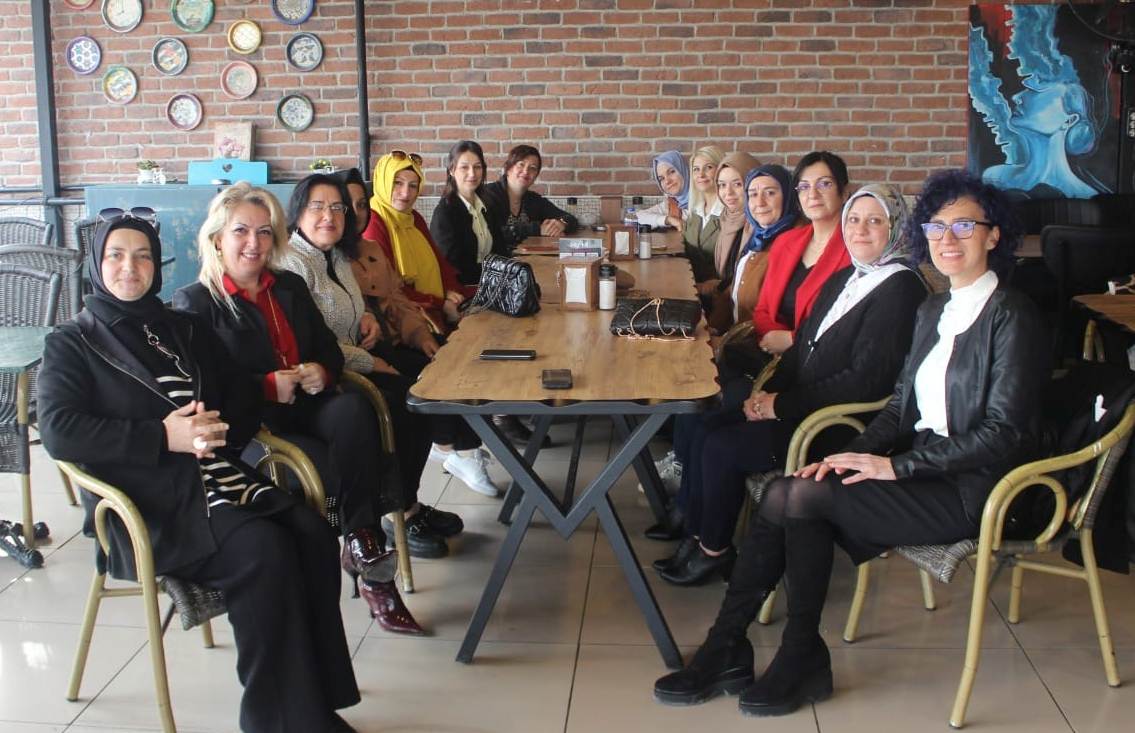 Sakarya İli Adapazarı İlçesi Güneşler Merkez Mahallesi Muhtar Adayı Duygu Yavuz FISILTI HABERLERİ'NDE İŞTE O KARELER