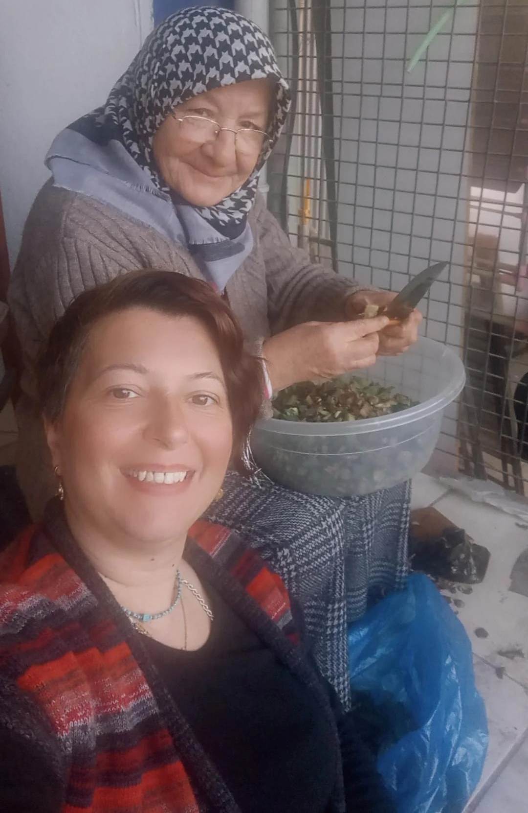 Sakarya İli Adapazarı İlçesi Güneşler Merkez Mahallesi Muhtar Adayı Duygu Yavuz FISILTI HABERLERİ'NDE İŞTE O KARELER
