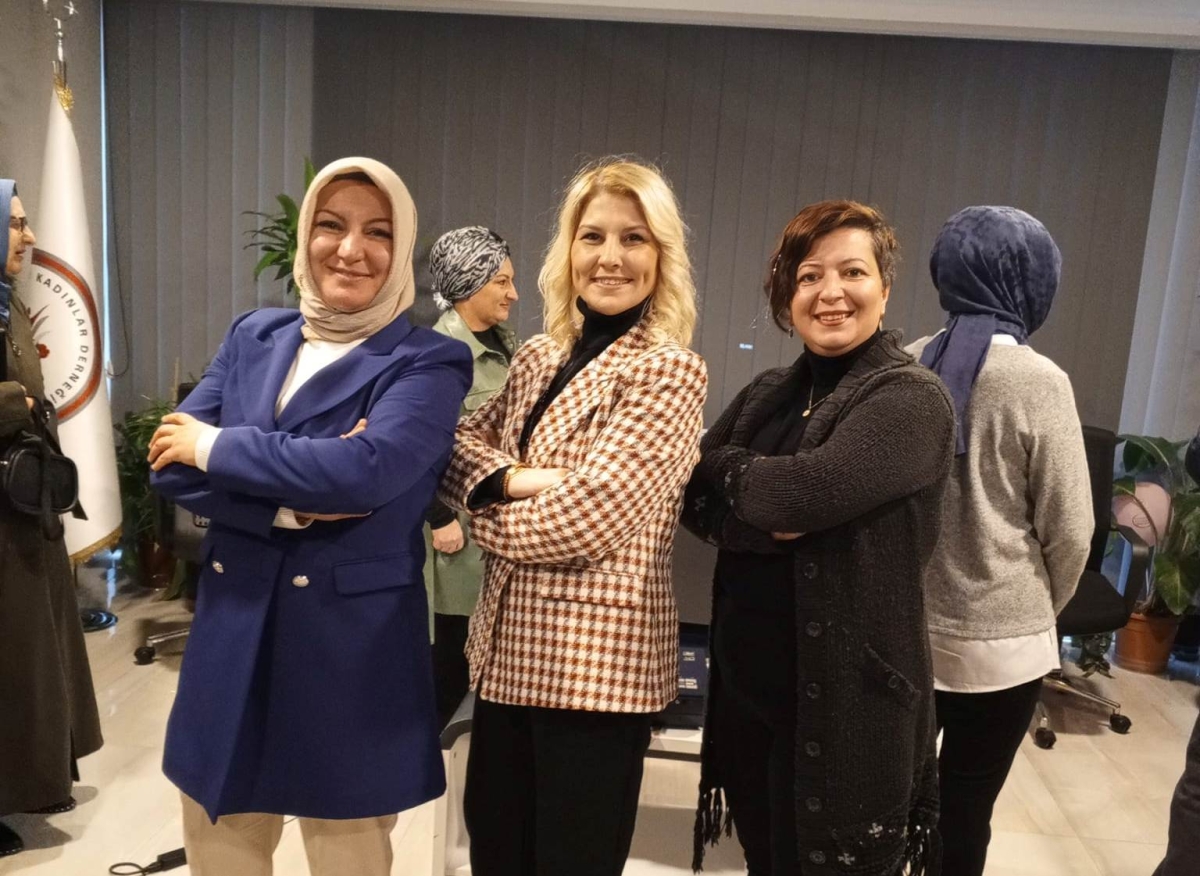 Sakarya İli Adapazarı İlçesi Güneşler Merkez Mahallesi Muhtar Adayı Duygu Yavuz FISILTI HABERLERİ'NDE İŞTE O KARELER